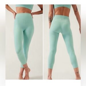 NWT Athleta Salutation Stash Pocket II 7/8 Tights